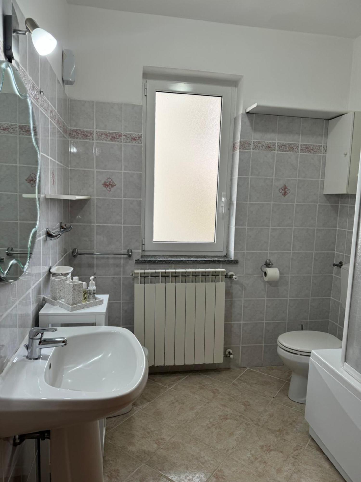 Serravalle Shop&stay