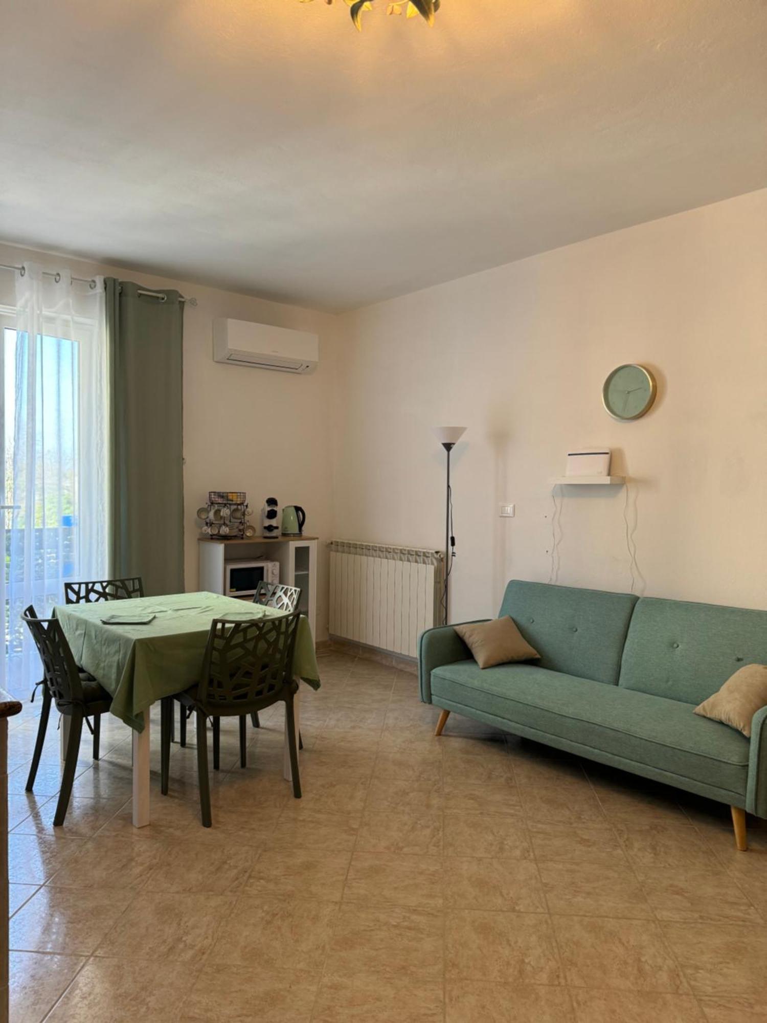 Serravalle Shop&stay